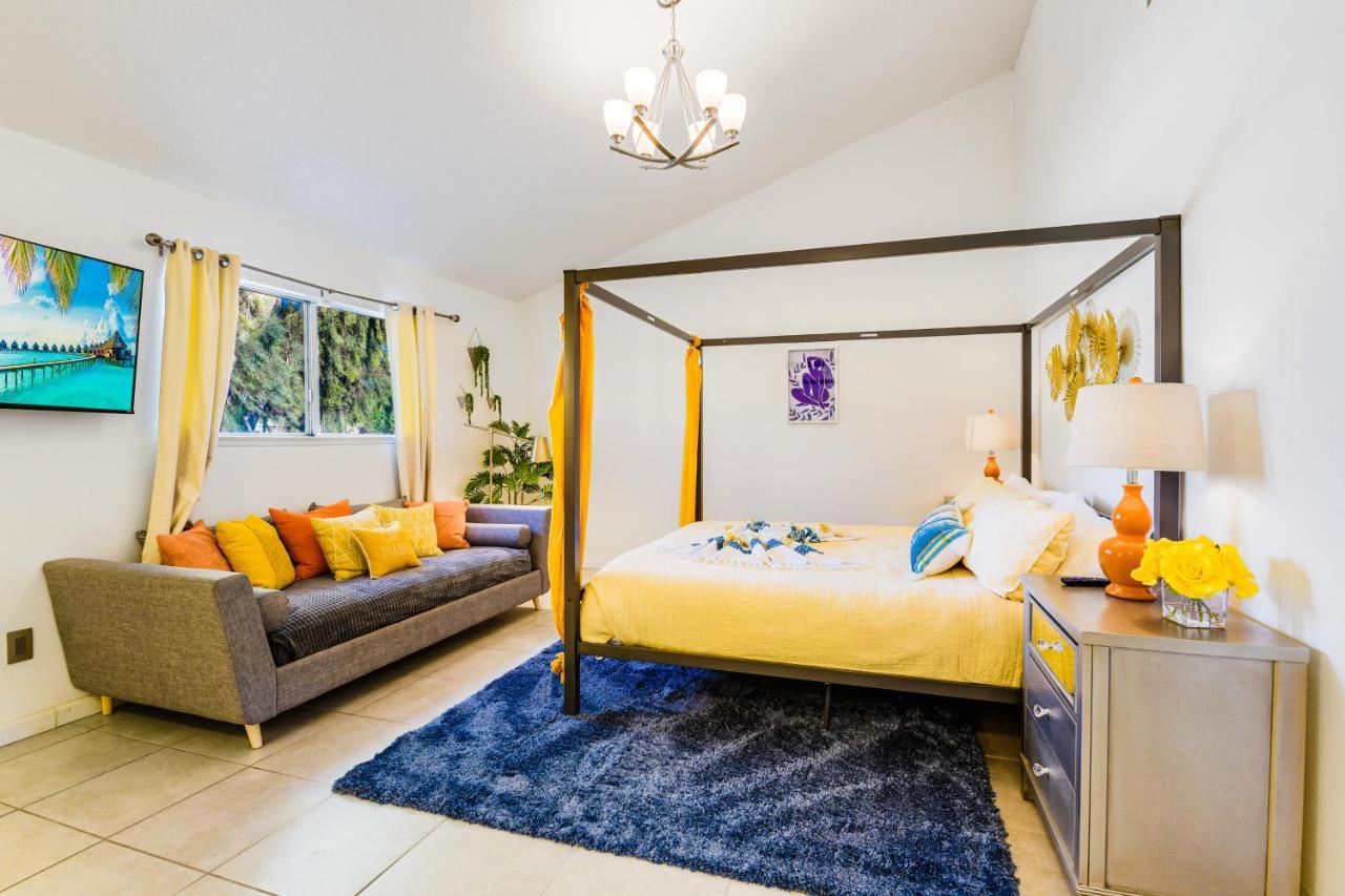 Desert Pool House: Sun, Swim, Sip & Stay Indio Eksteriør billede