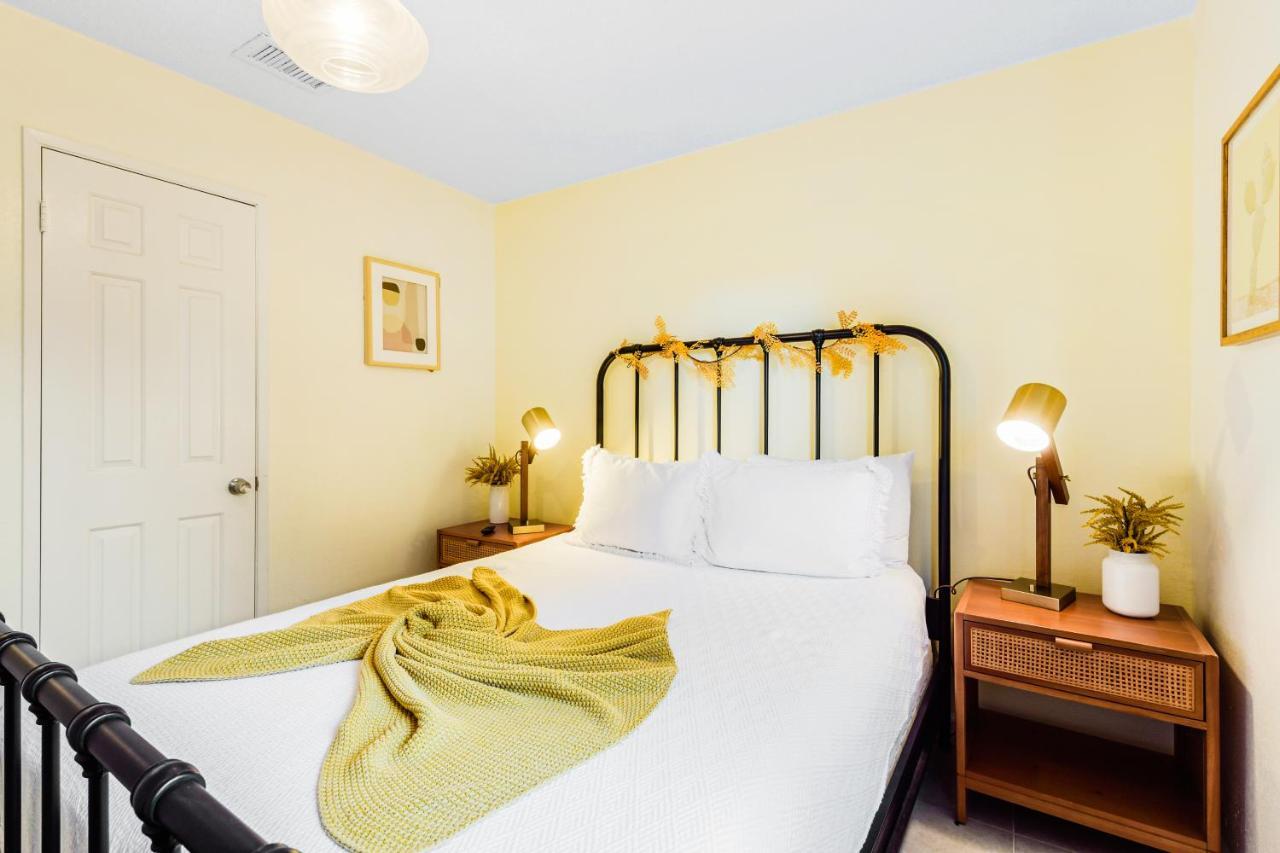 Desert Pool House: Sun, Swim, Sip & Stay Indio Eksteriør billede