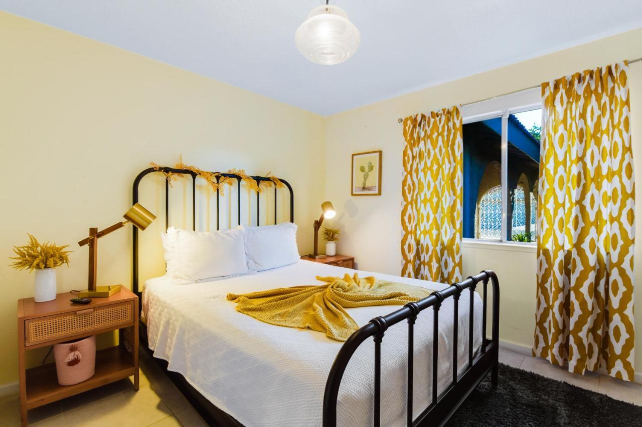 Desert Pool House: Sun, Swim, Sip & Stay Indio Eksteriør billede
