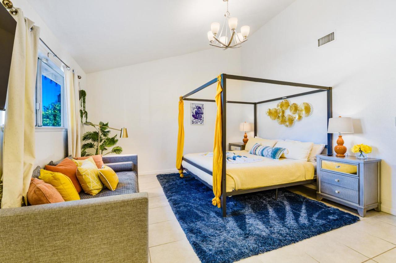 Desert Pool House: Sun, Swim, Sip & Stay Indio Eksteriør billede