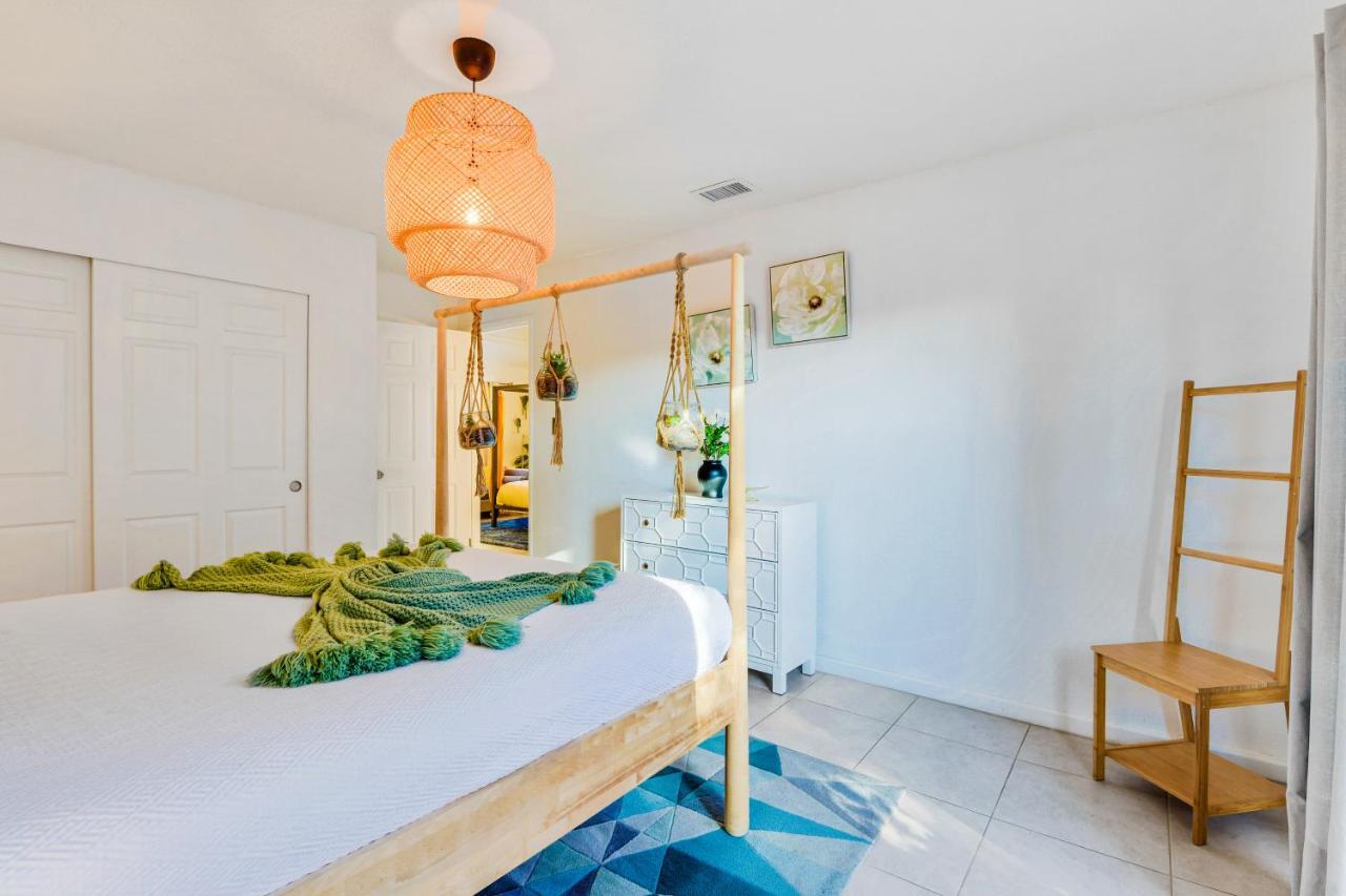 Desert Pool House: Sun, Swim, Sip & Stay Indio Eksteriør billede